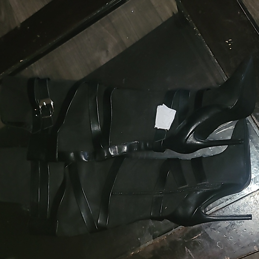 Woman's Brand New Thigh High Heel Boots